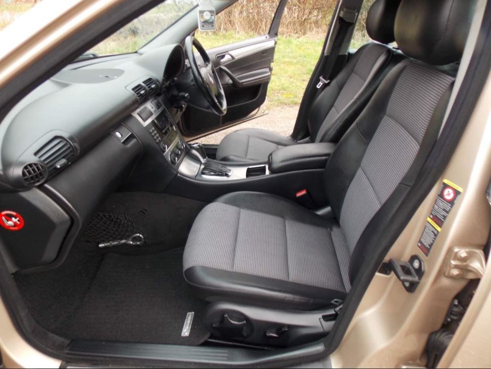 Used Mercedes-Benz C Class 2005 for sale - 76192689: Photo 11