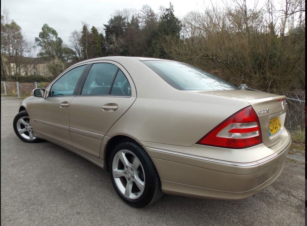 Used Mercedes-Benz C Class 2005 for sale - 76192689: Photo 3