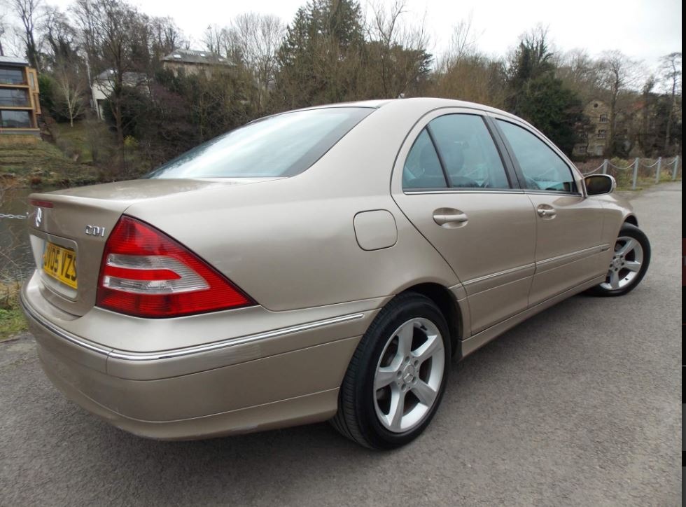 Used Mercedes-Benz C Class 2005 for sale - 76192689: Photo 4