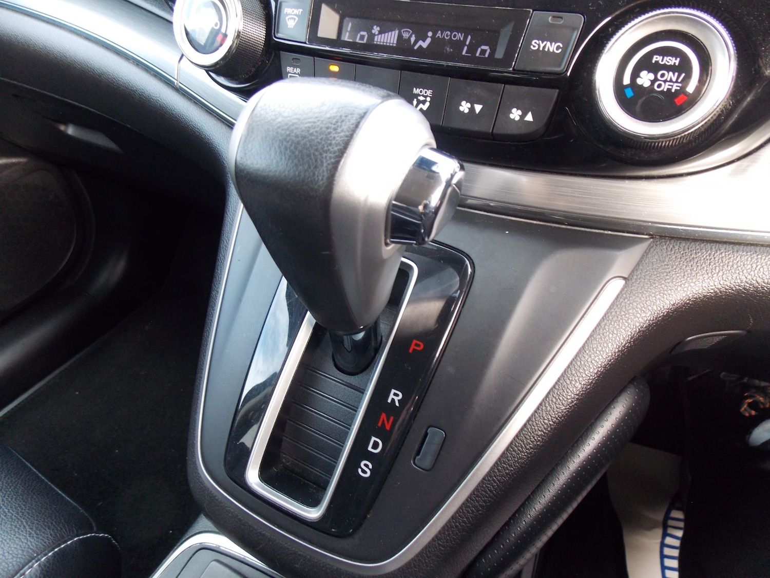 Used Honda CR-V 2017 for sale - 76079601: Photo 31