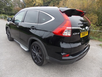 Used Honda CR-V 2017 for sale - 76079601: Photo