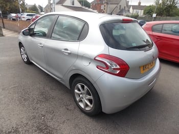 Used Peugeot 208 2013 for sale - 79827786: Photo