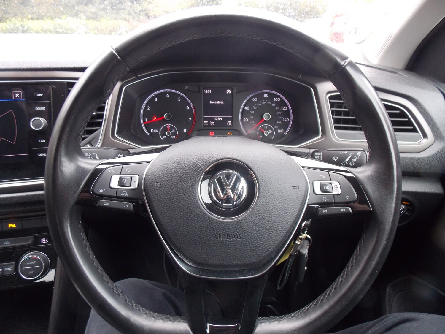 Used Volkswagen T-Roc 2018 for sale - 75680302: Photo 15