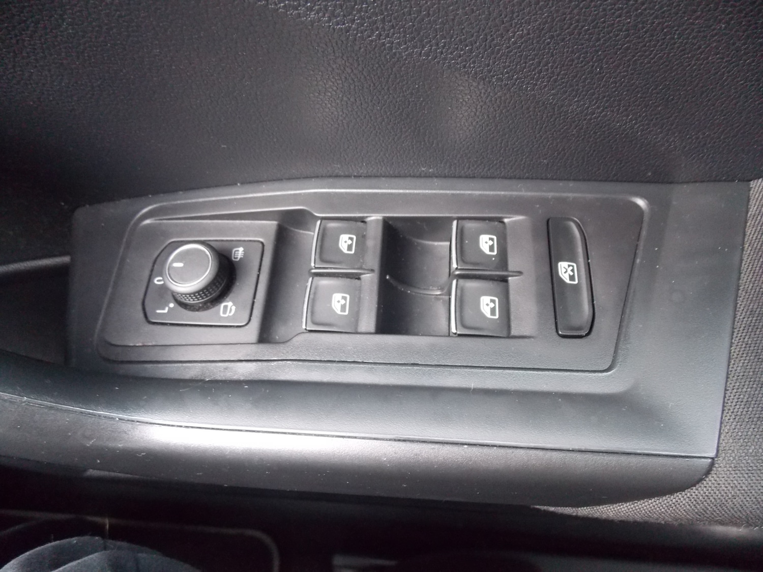 Used Volkswagen T-Roc 2018 for sale - 75680302: Photo 20