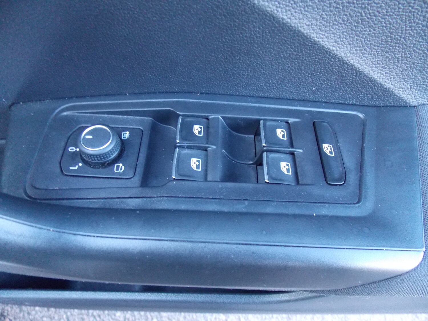 Used Volkswagen T-Roc 2018 for sale - 75680302: Photo 30