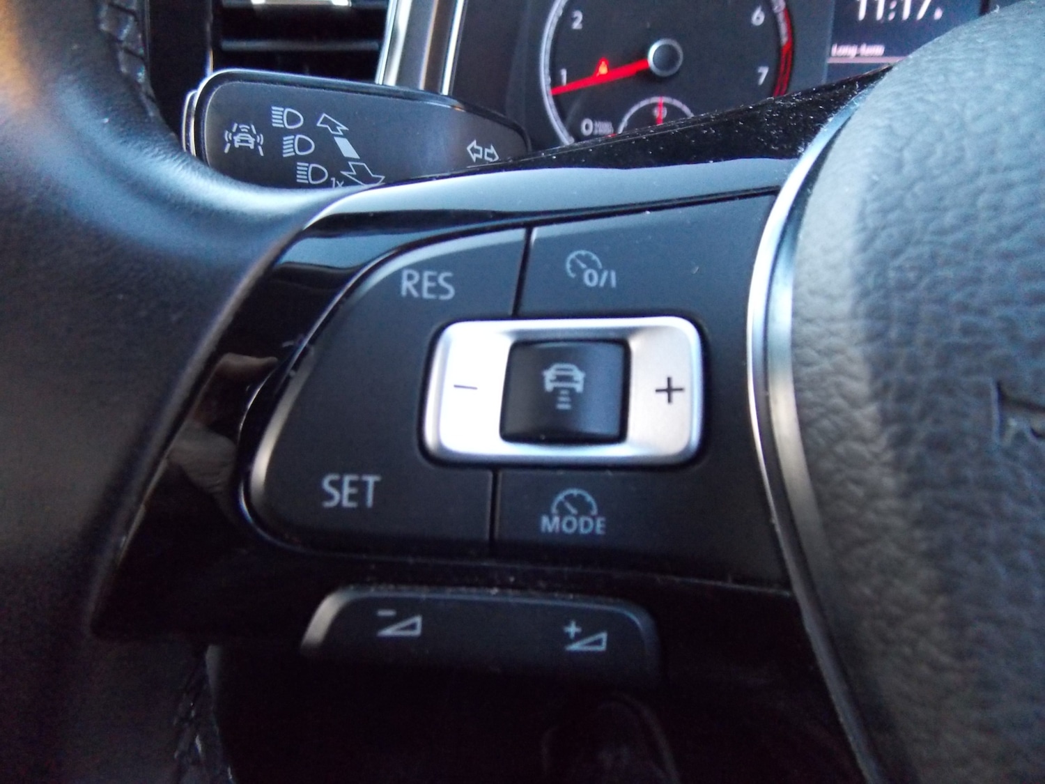 Used Volkswagen T-Roc 2018 for sale - 75680302: Photo 31