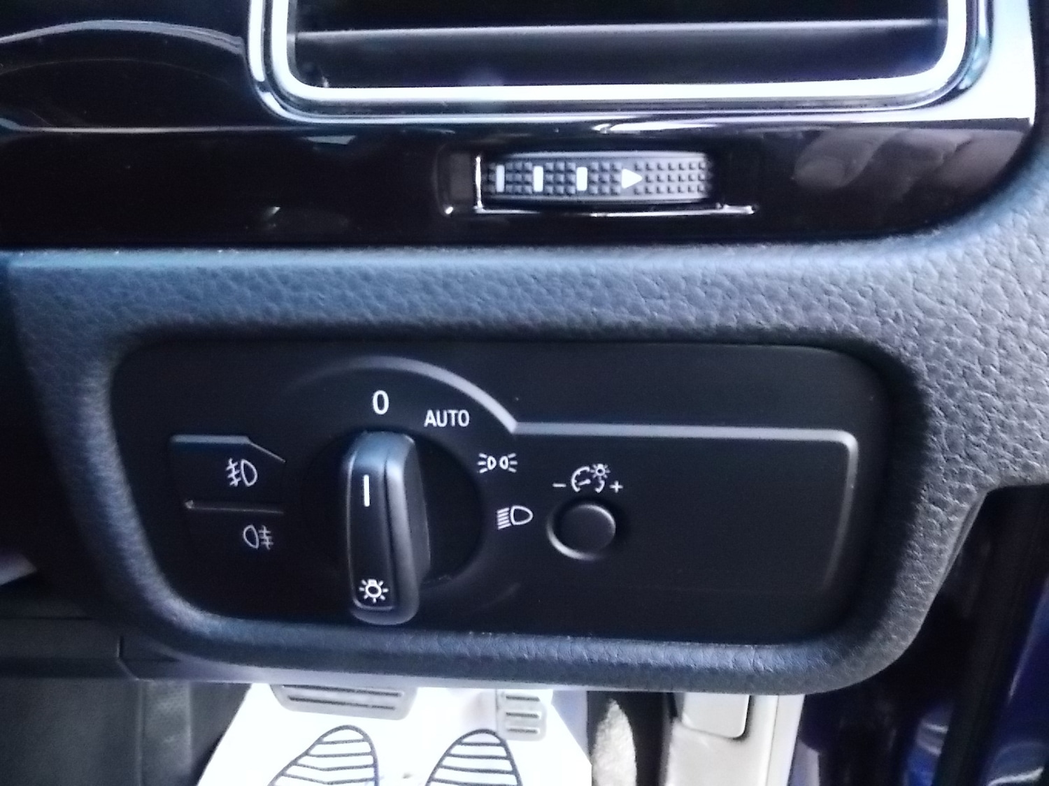 Used Volkswagen Touareg 2015 for sale - 77234502: Photo 28