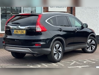 Used Honda CR-V 2017 for sale - 79082196: Photo