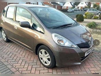 Used Honda Jazz 2014 for sale - 77240726: Photo