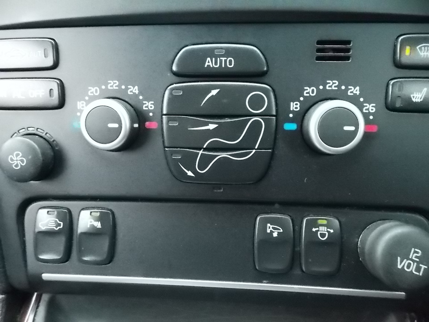 Used Volvo XC90 2012 for sale - 77235645: Photo 38