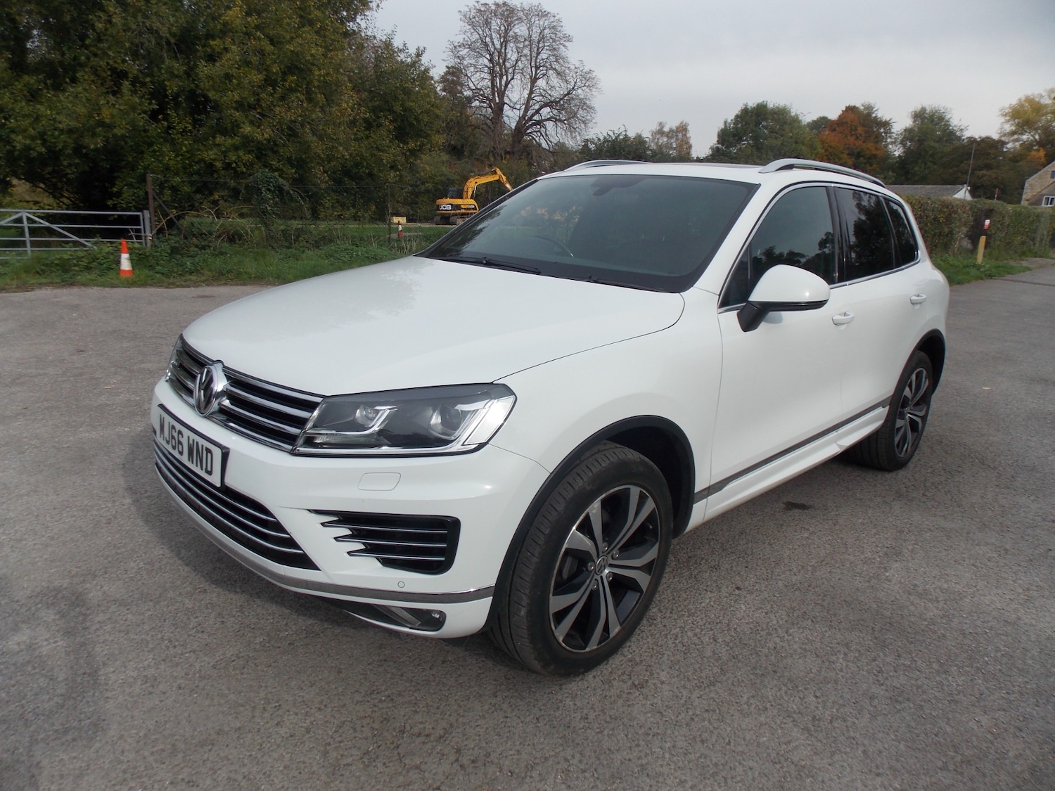 Used Volkswagen Touareg 2016 for sale - 76309834: Photo 2