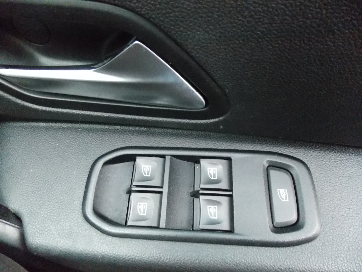 Used Dacia Duster 2018 for sale - 75945375: Photo 27