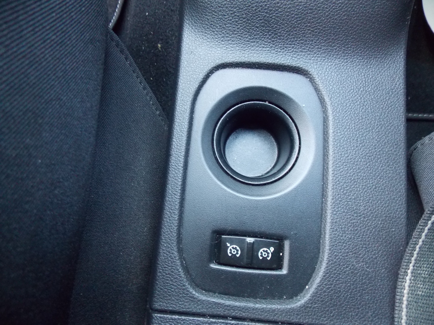 Used Dacia Duster 2018 for sale - 75945375: Photo 28