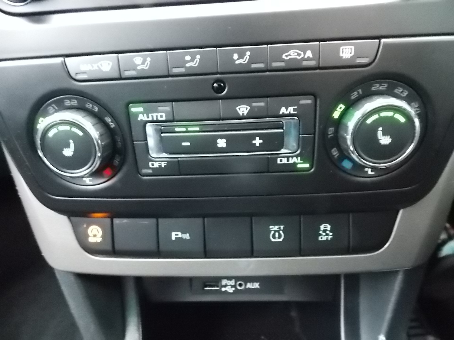 Used Skoda Yeti 2017 for sale - 77241105: Photo 33