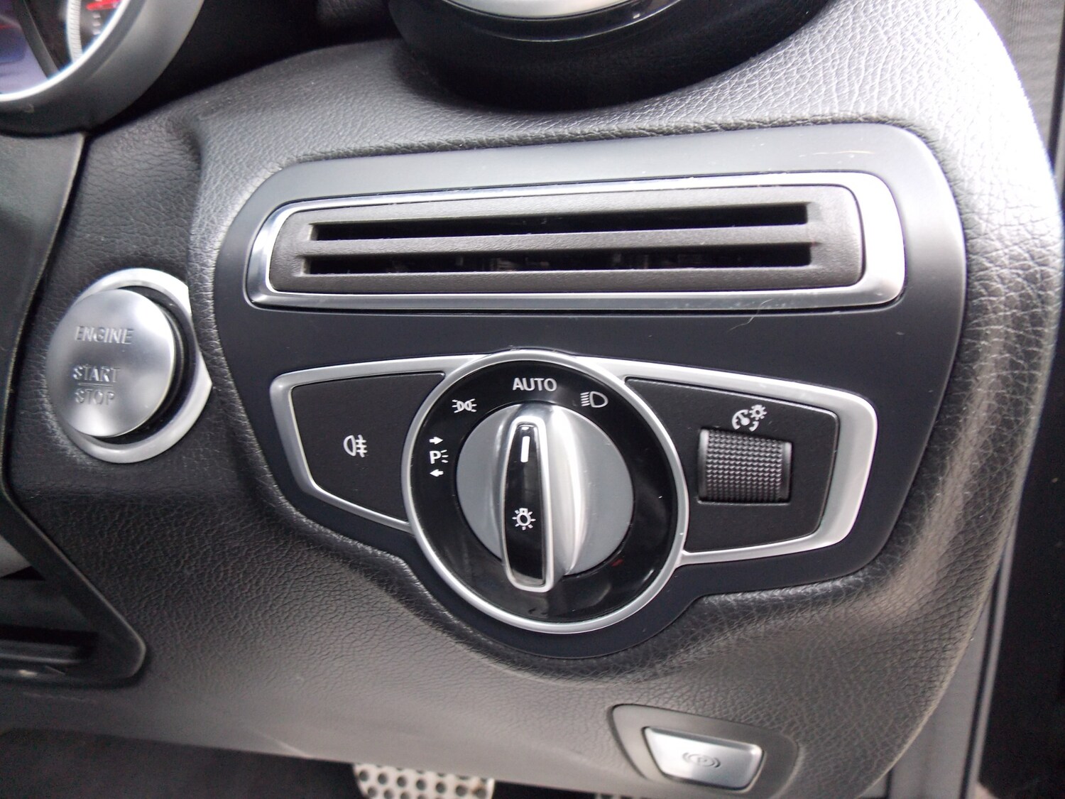 Used Mercedes-Benz GLC 2016 for sale - 76171349: Photo 31