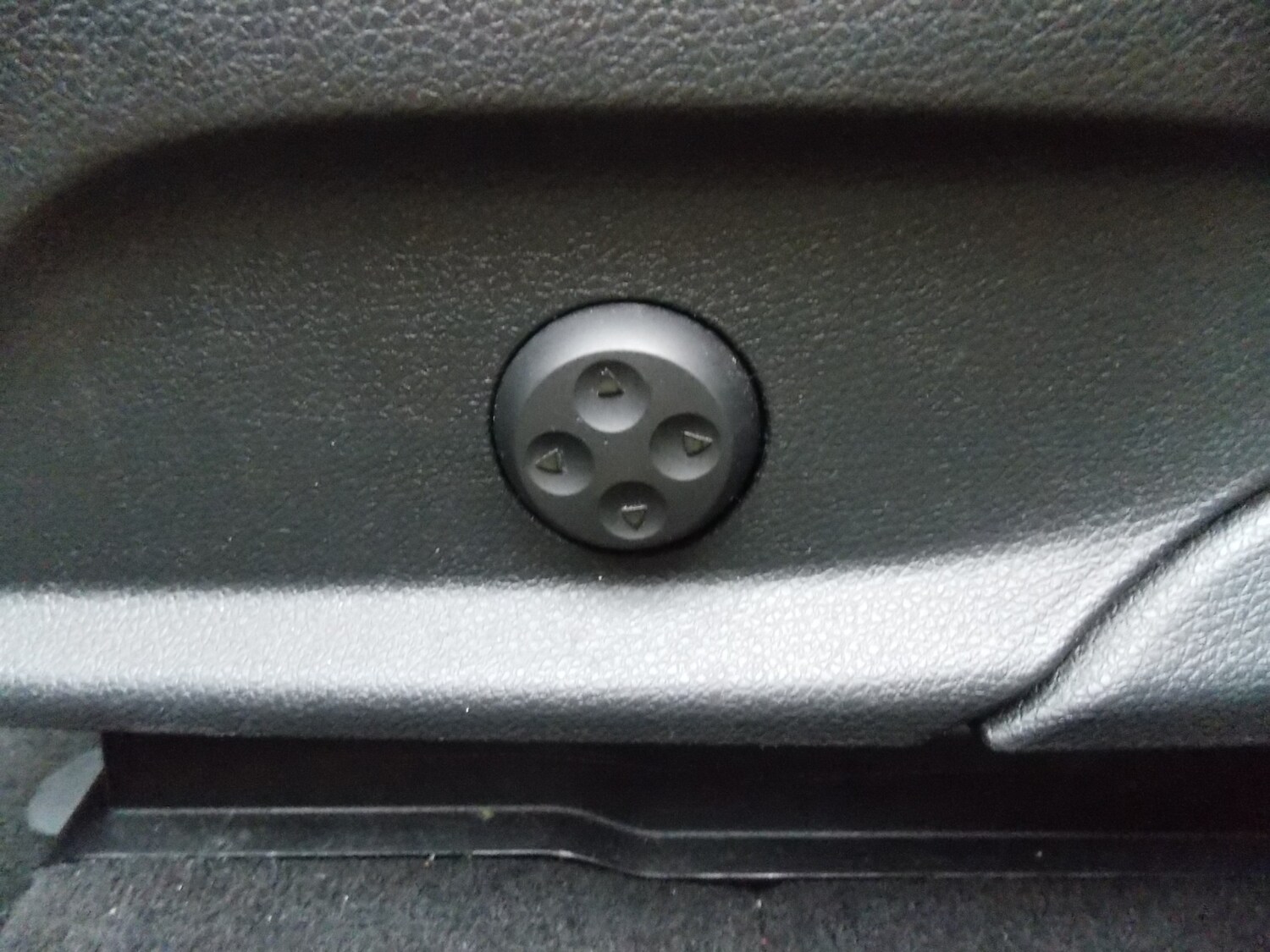 Used Mercedes-Benz GLC 2016 for sale - 76171349: Photo 44