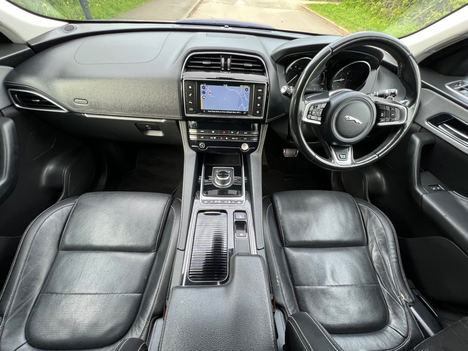 Used Jaguar F-Pace 2017 for sale - 77897399: Photo 15