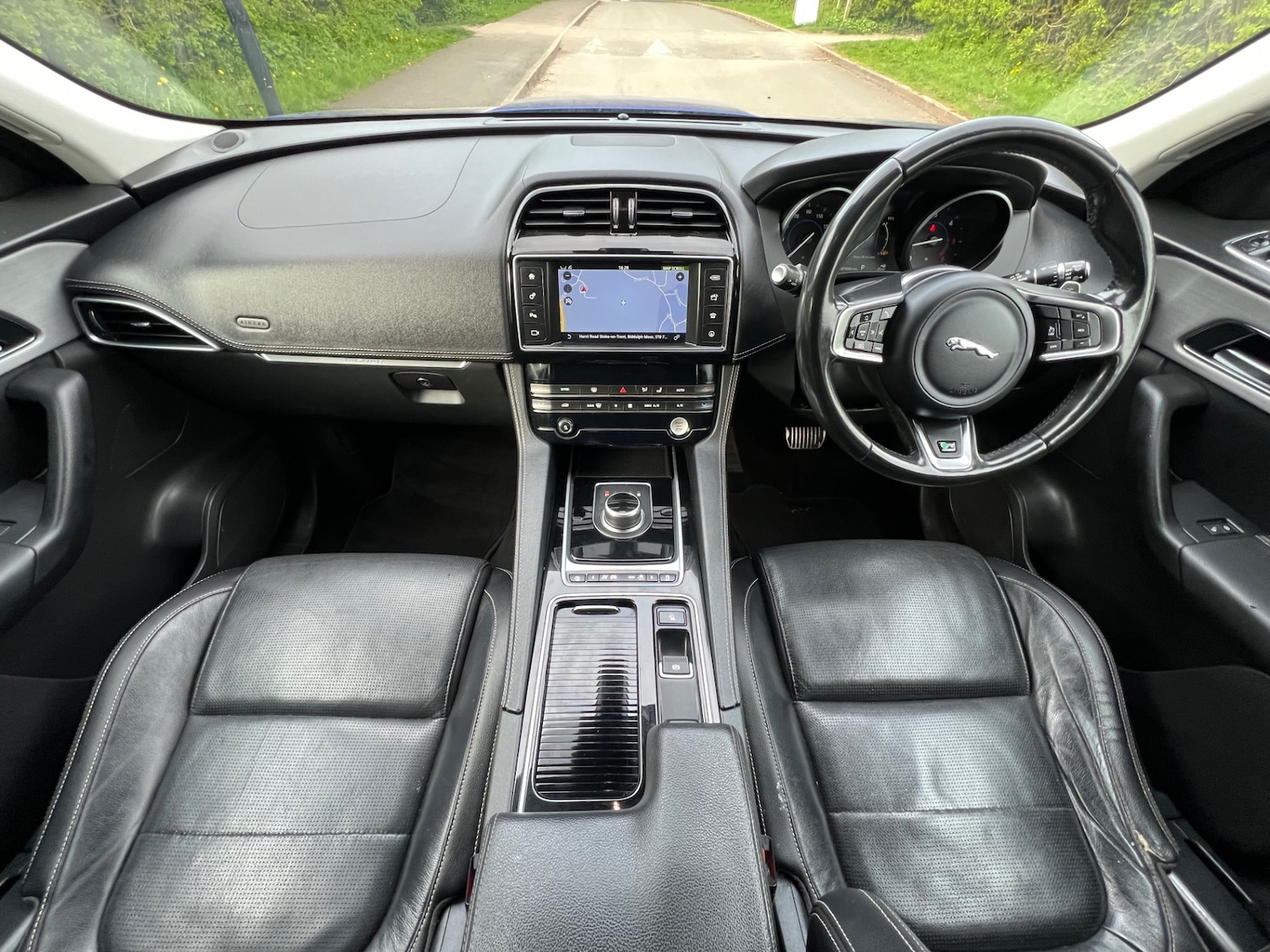 Used Jaguar F-Pace 2017 for sale - 77897399: Photo 17