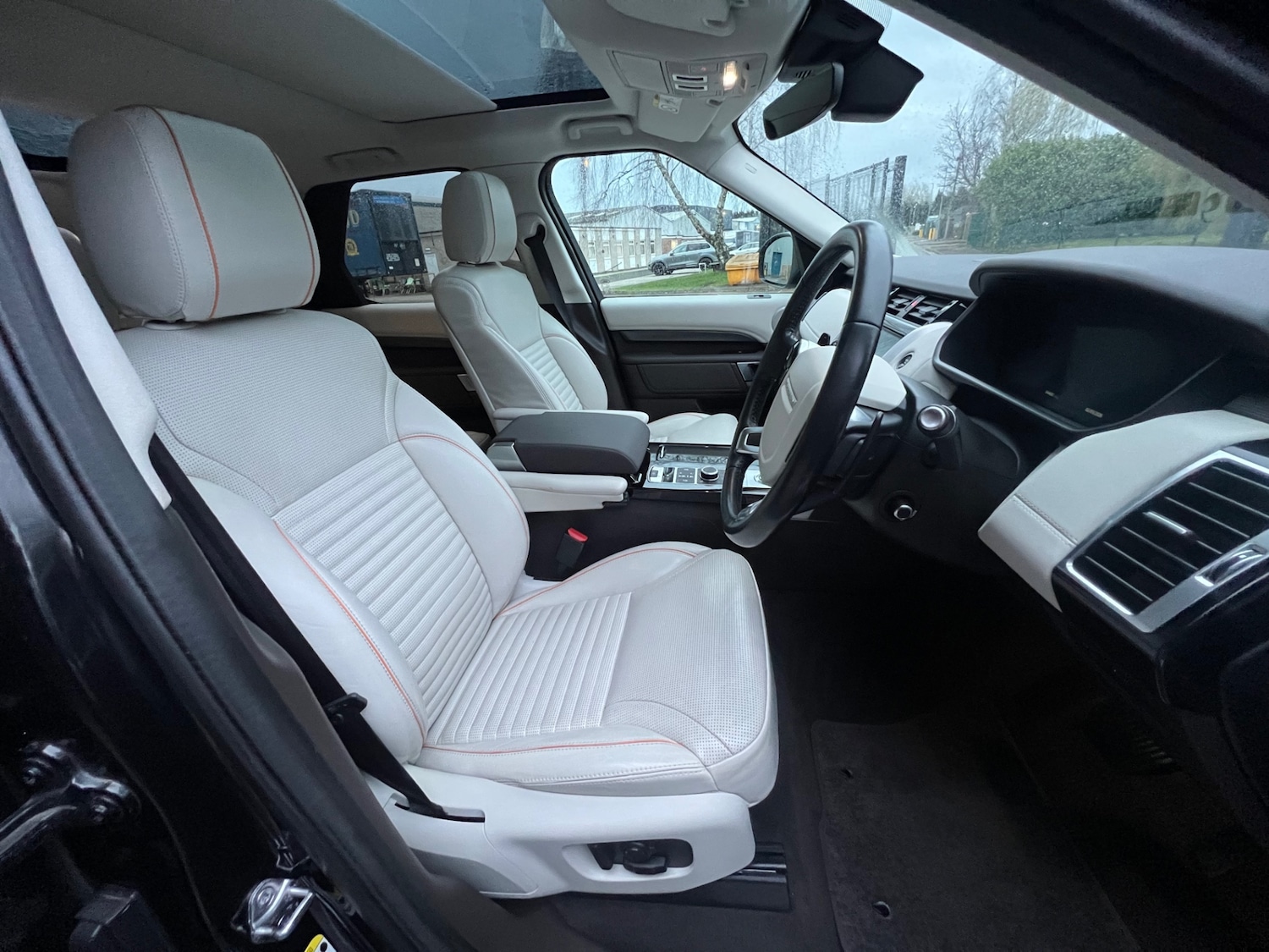 Used Land Rover Discovery 2018 for sale - 77721576: Photo 15