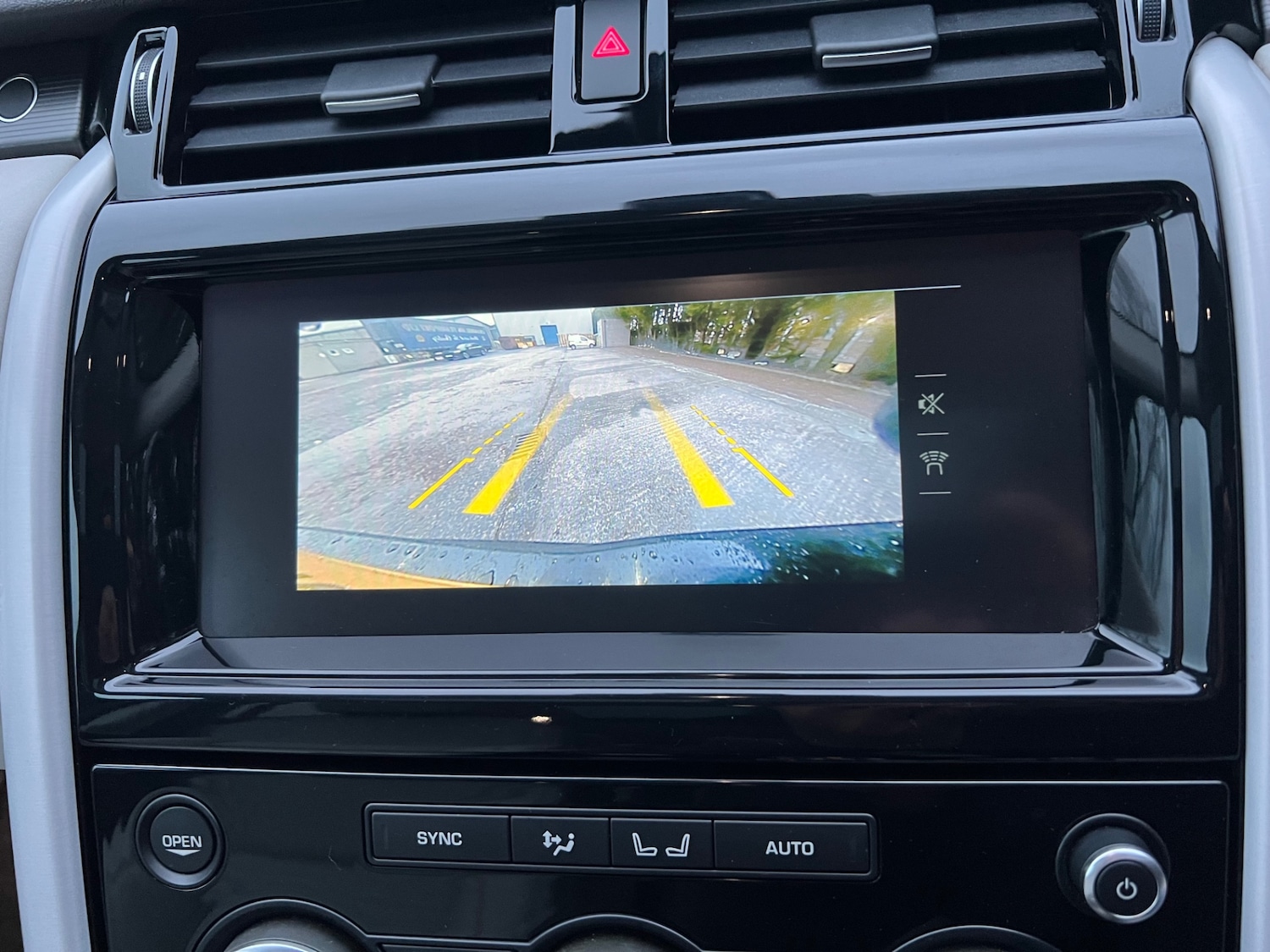 Used Land Rover Discovery 2018 for sale - 77721576: Photo 25