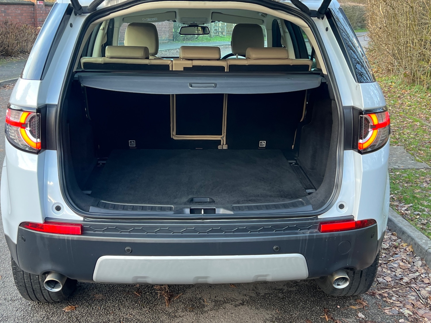 Used Land Rover Discovery Sport 2018 for sale - 76894950: Photo 9