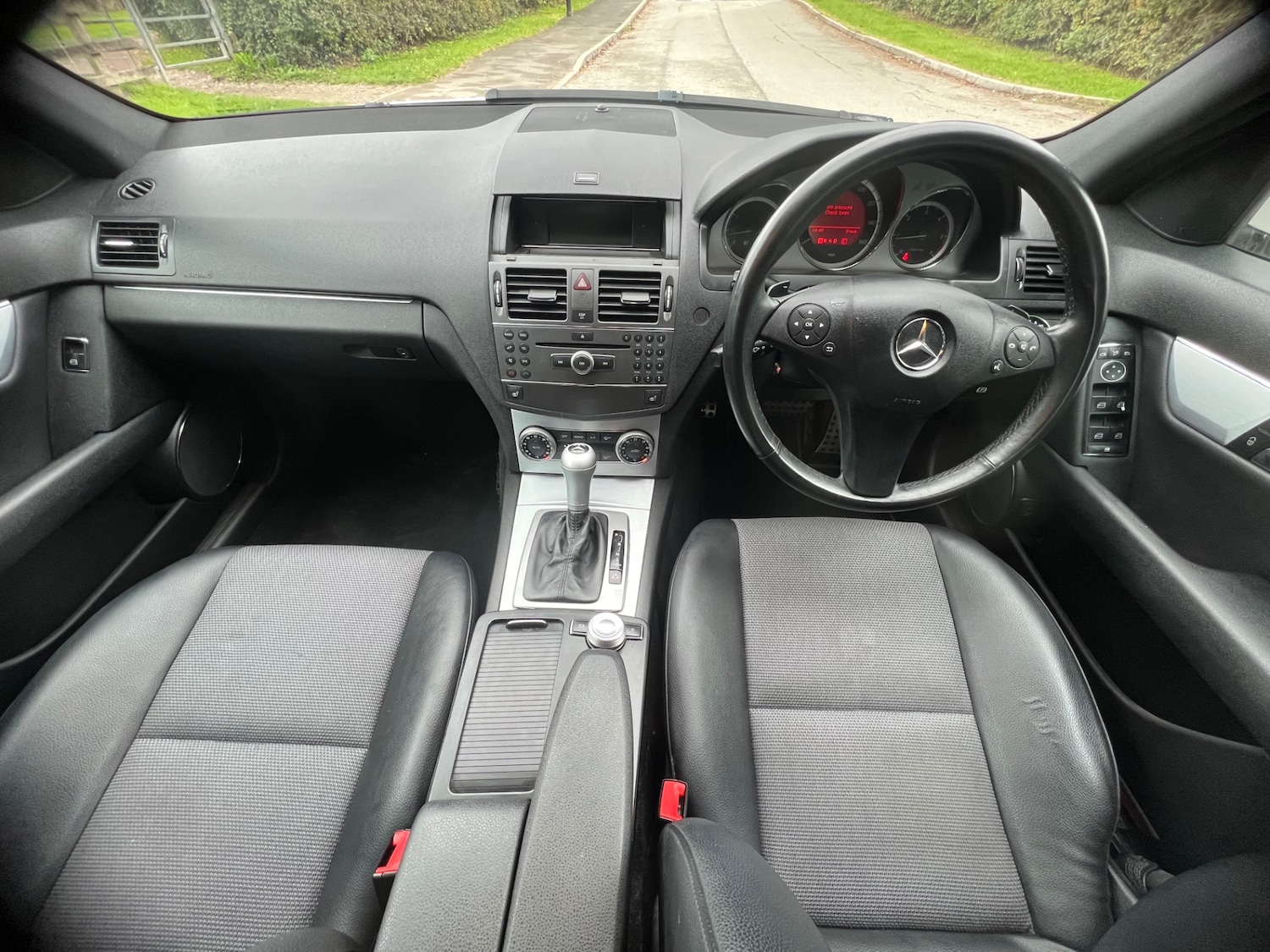 Used Mercedes-Benz C Class 2010 for sale - 76130377: Photo 10