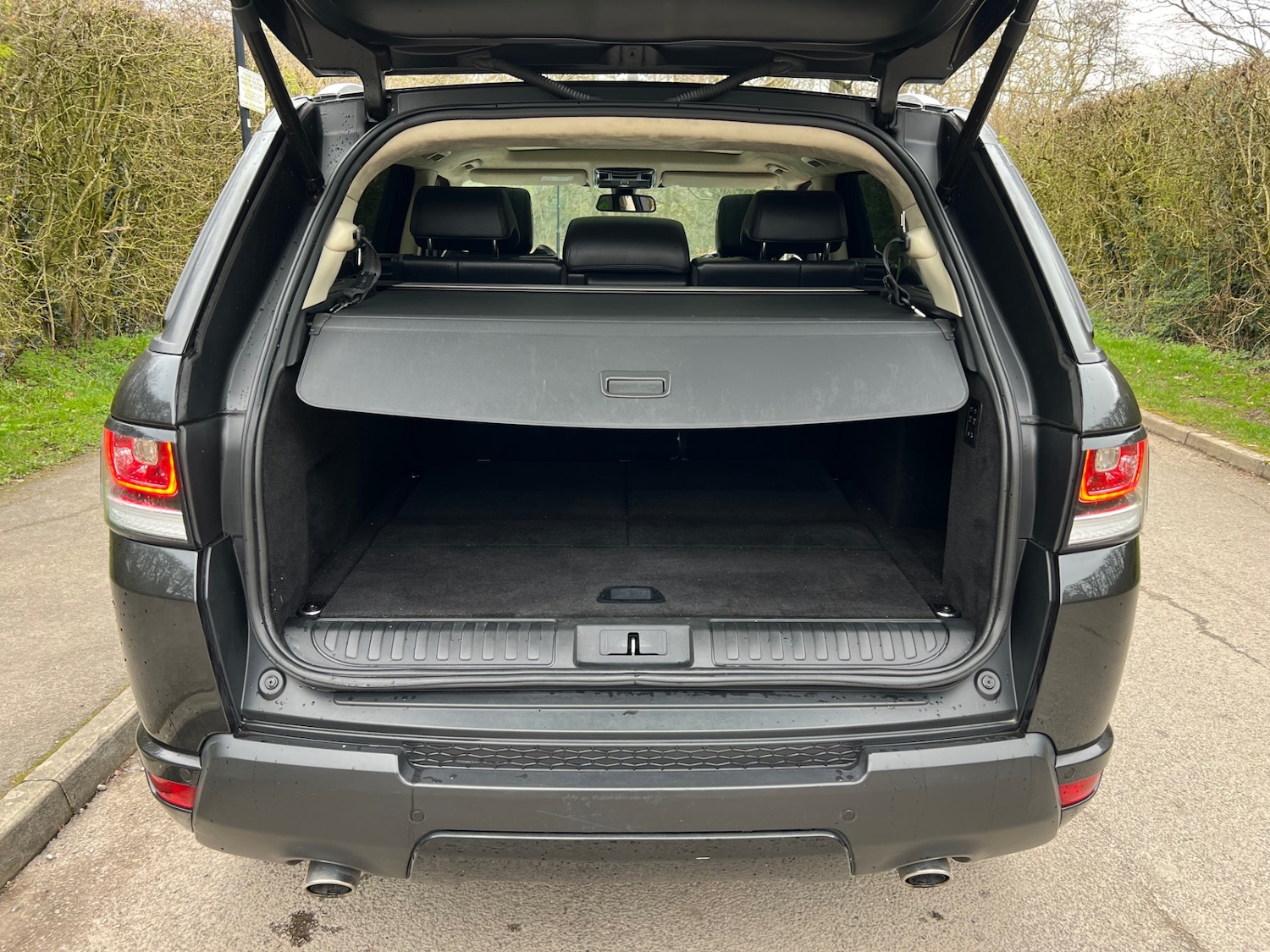 Used Land Rover Range Rover Sport 2015 for sale - 77682217: Photo 11