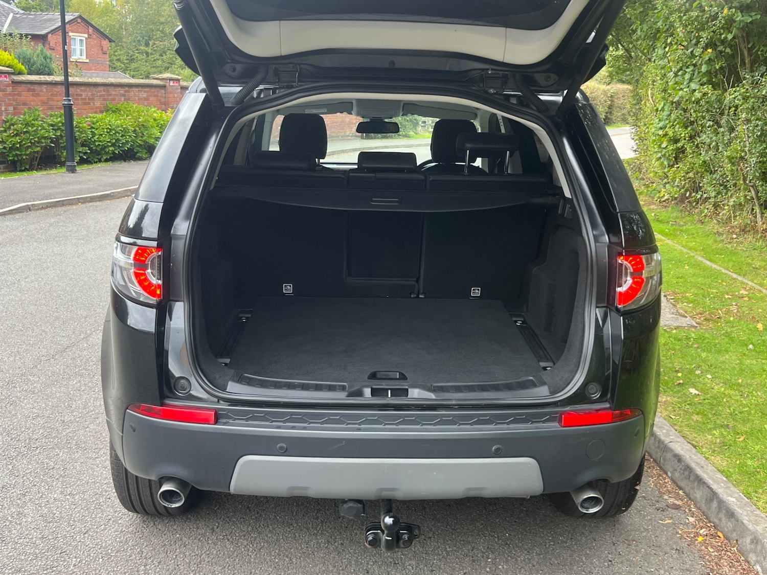 Used Land Rover Discovery Sport 2017 for sale - 76082888: Photo 10