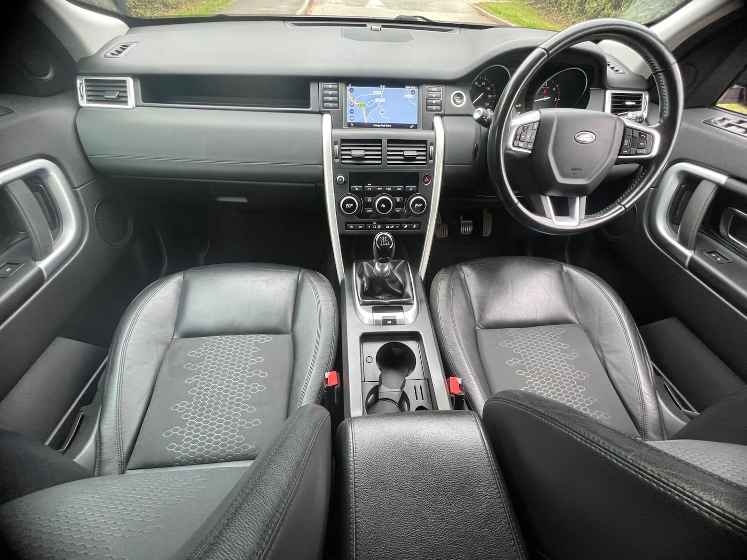 Used Land Rover Discovery Sport 2017 for sale - 76082888: Photo 15