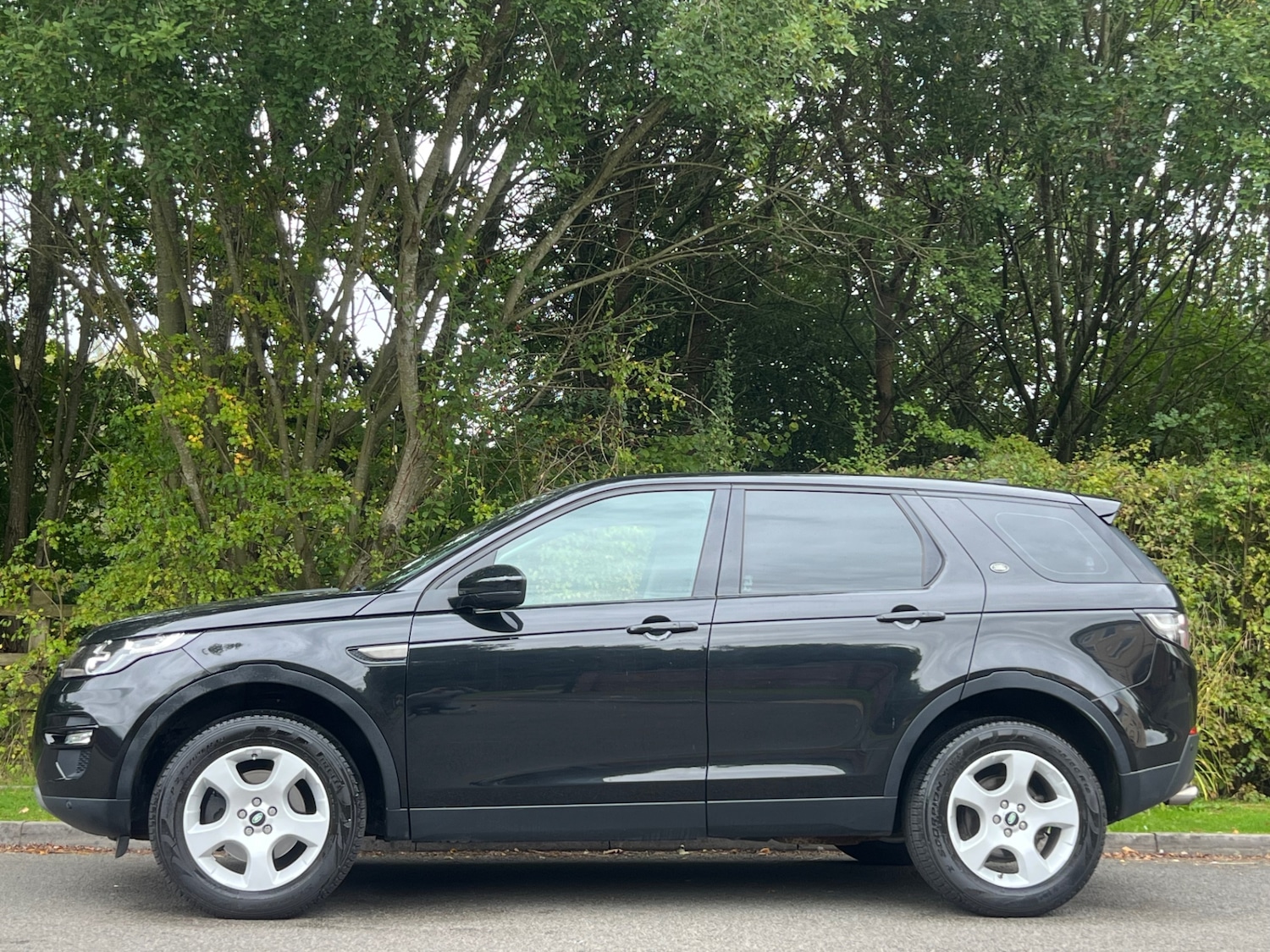 Used Land Rover Discovery Sport 2017 for sale - 76082888: Photo 6