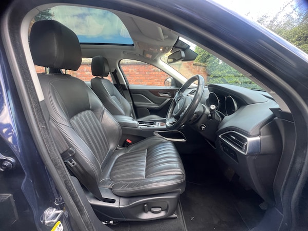 Used Jaguar F-Pace 2017 for sale - 75731479: Photo 16