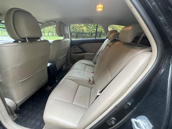 Used Toyota Avensis 2010 for sale - 76270408: Photo 14