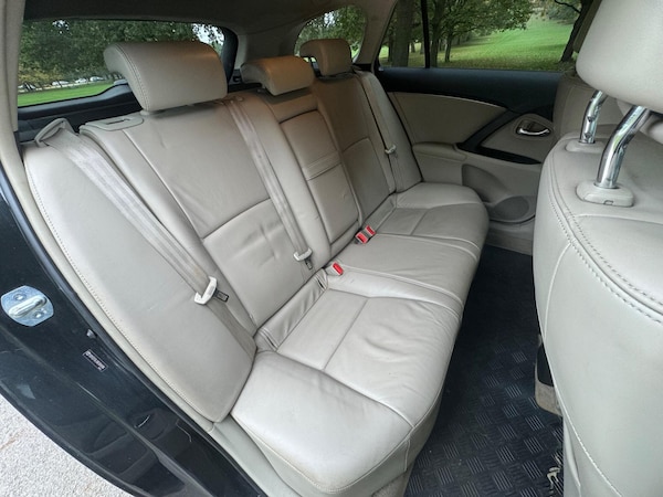 Used Toyota Avensis 2010 for sale - 76270408: Photo 17