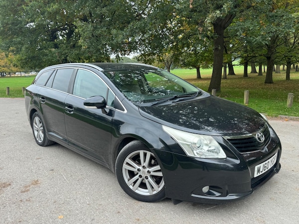 Used Toyota Avensis 2010 for sale - 76270408: Photo 1