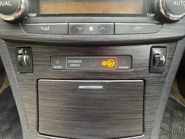 Used Toyota Avensis 2010 for sale - 76270408: Photo 24