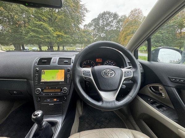 Used Toyota Avensis 2010 for sale - 76270408: Photo 26