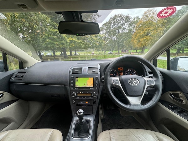 Used Toyota Avensis 2010 for sale - 76270408: Photo 27