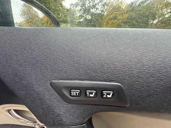 Used Toyota Avensis 2010 for sale - 76270408: Photo 28