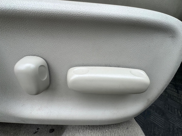 Used Toyota Avensis 2010 for sale - 76270408: Photo 29