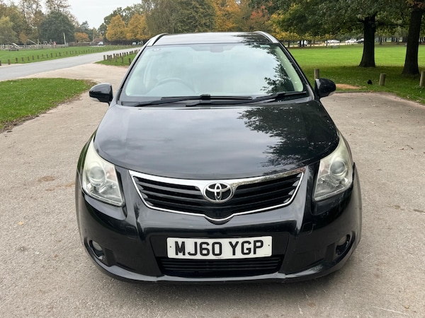Used Toyota Avensis 2010 for sale - 76270408: Photo 2