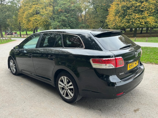 Used Toyota Avensis 2010 for sale - 76270408: Photo 4