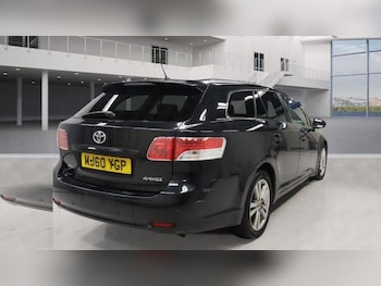 Used Toyota Avensis 2010 for sale - 76270408: Photo 4