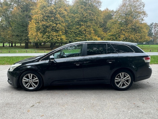 Used Toyota Avensis 2010 for sale - 76270408: Photo 8