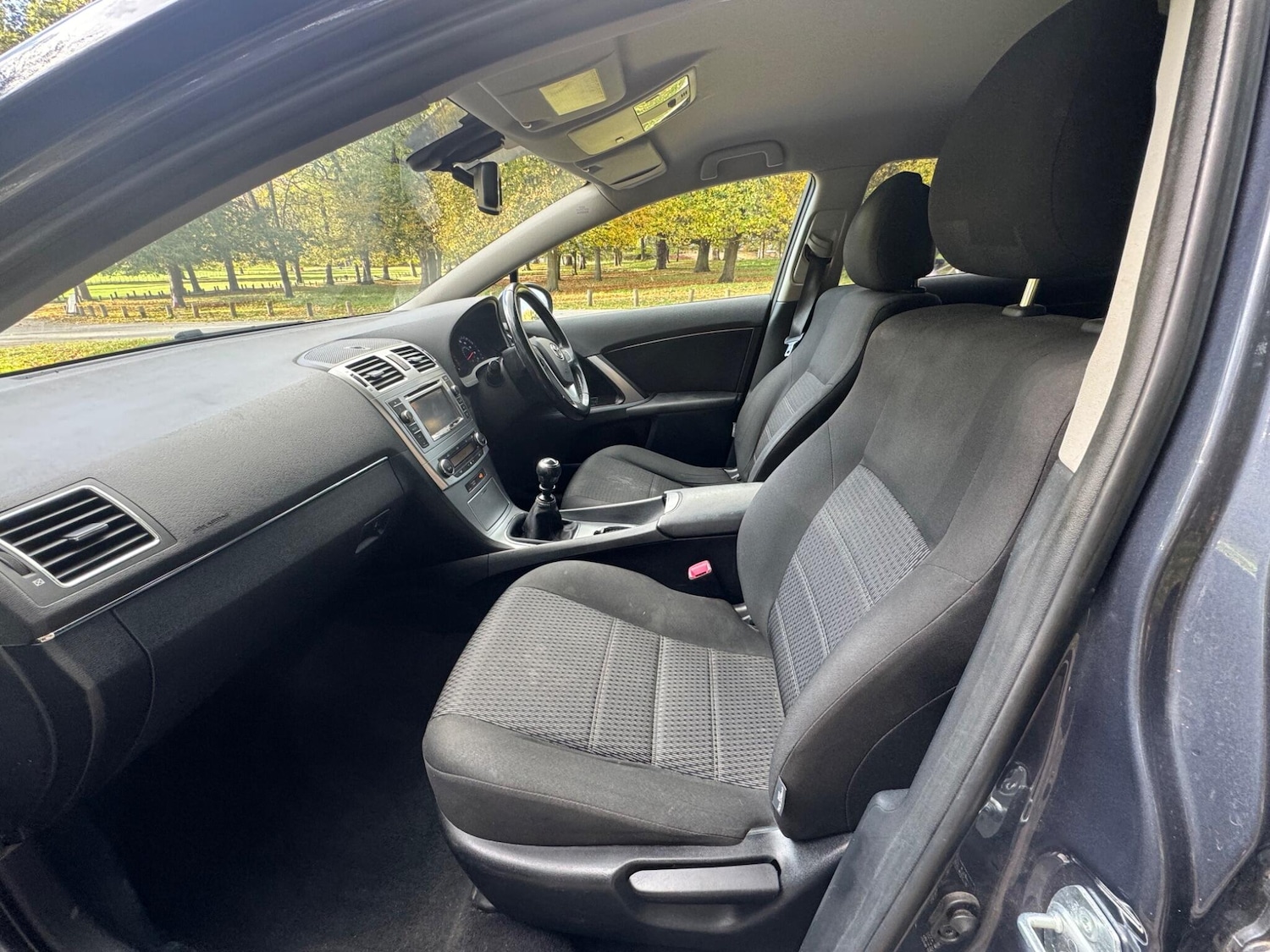 Used Toyota Avensis 2012 for sale - 76409213: Photo 11