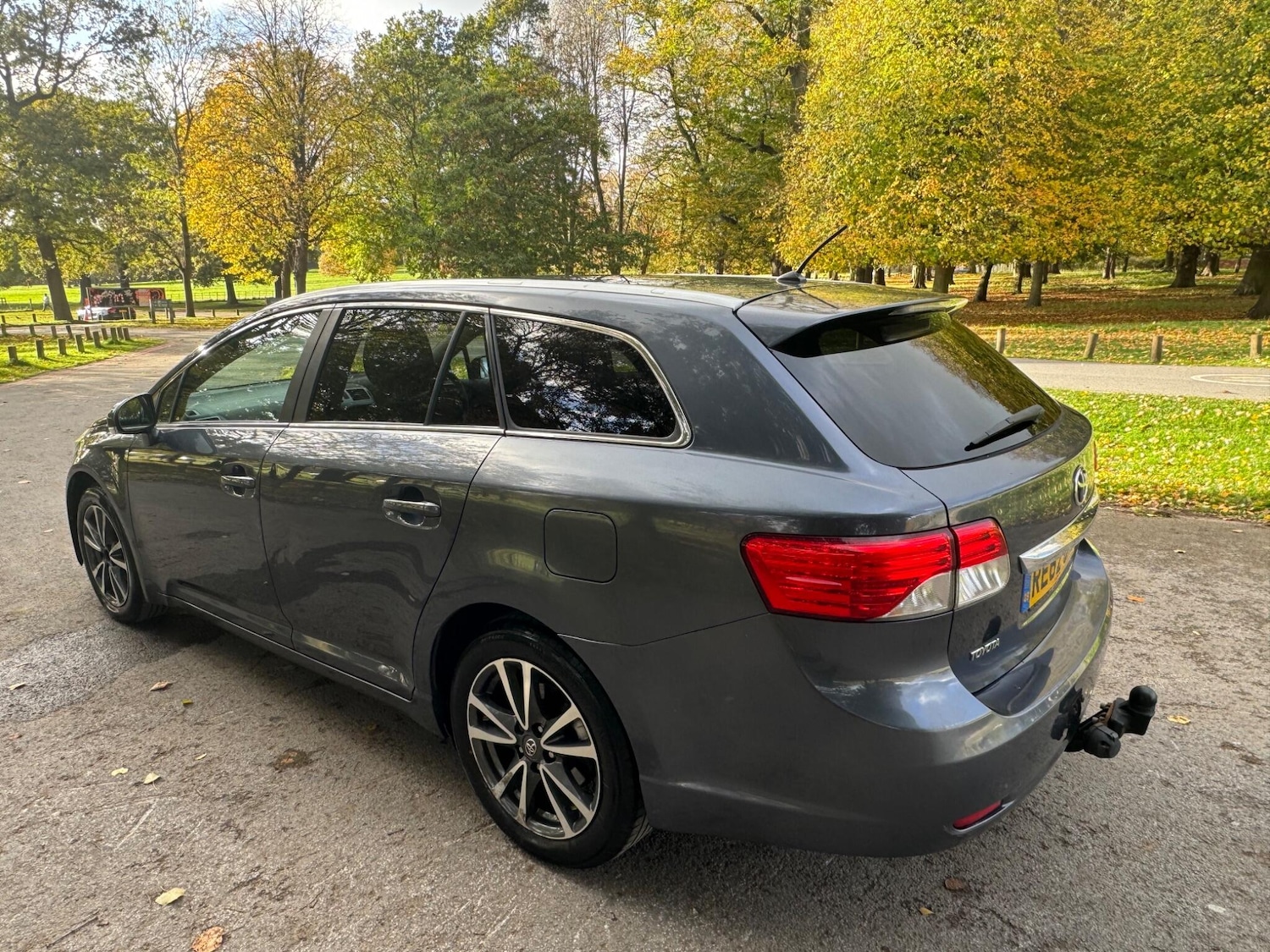 Used Toyota Avensis 2012 for sale - 76409213: Photo 4