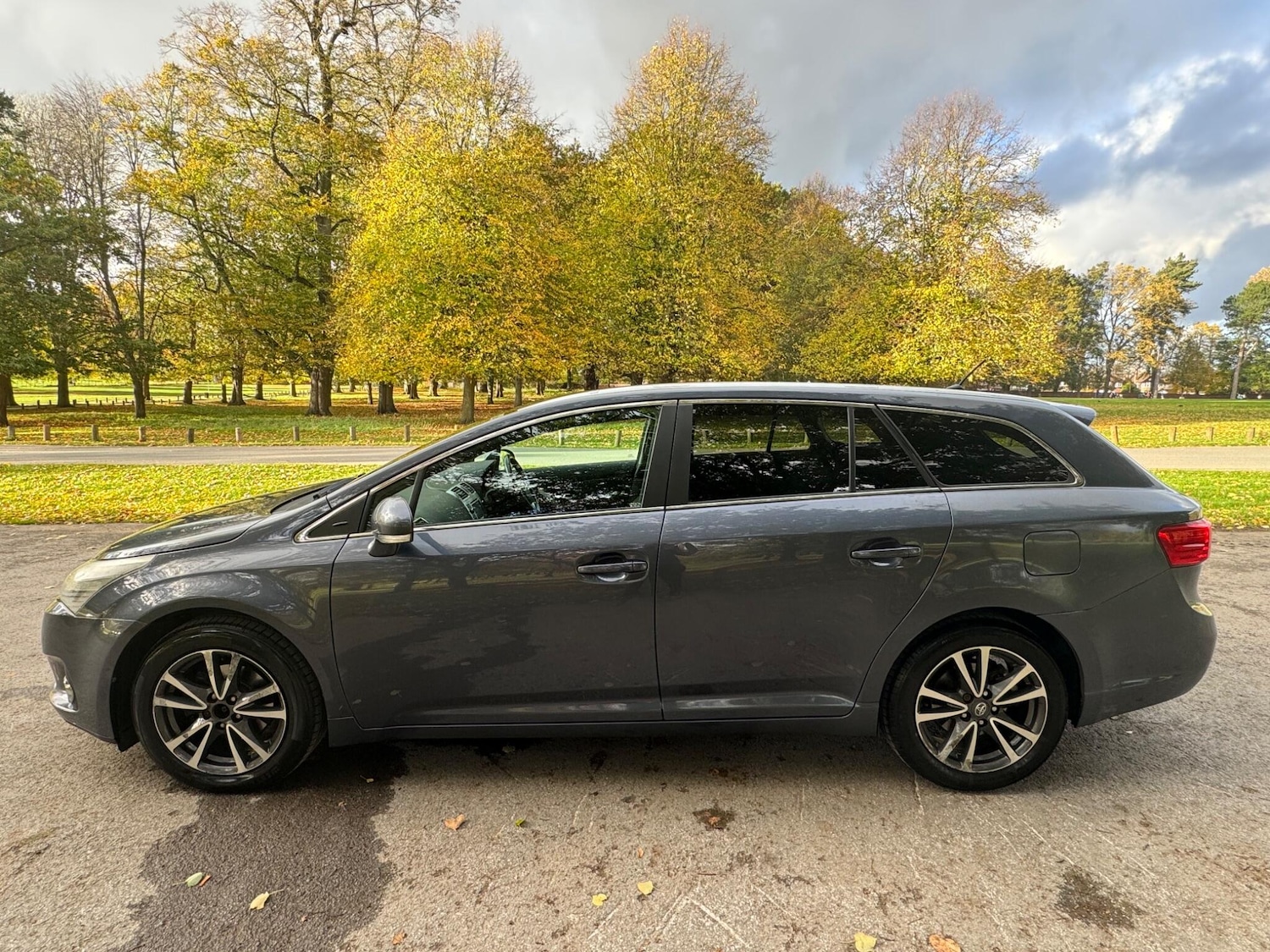 Used Toyota Avensis 2012 for sale - 76409213: Photo 8