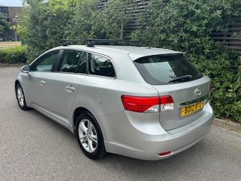 Used Toyota Avensis 2012 for sale - 79092702: Photo