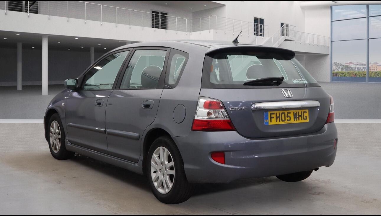 Used Honda Civic for sale - 76537930: Photo 3