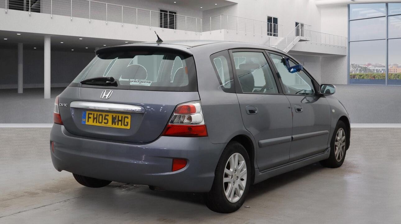 Used Honda Civic for sale - 76537930: Photo 4