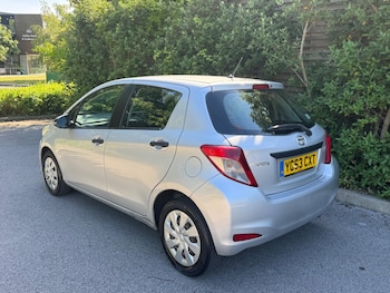 Used Toyota Yaris 2013 for sale - 78784887: Photo